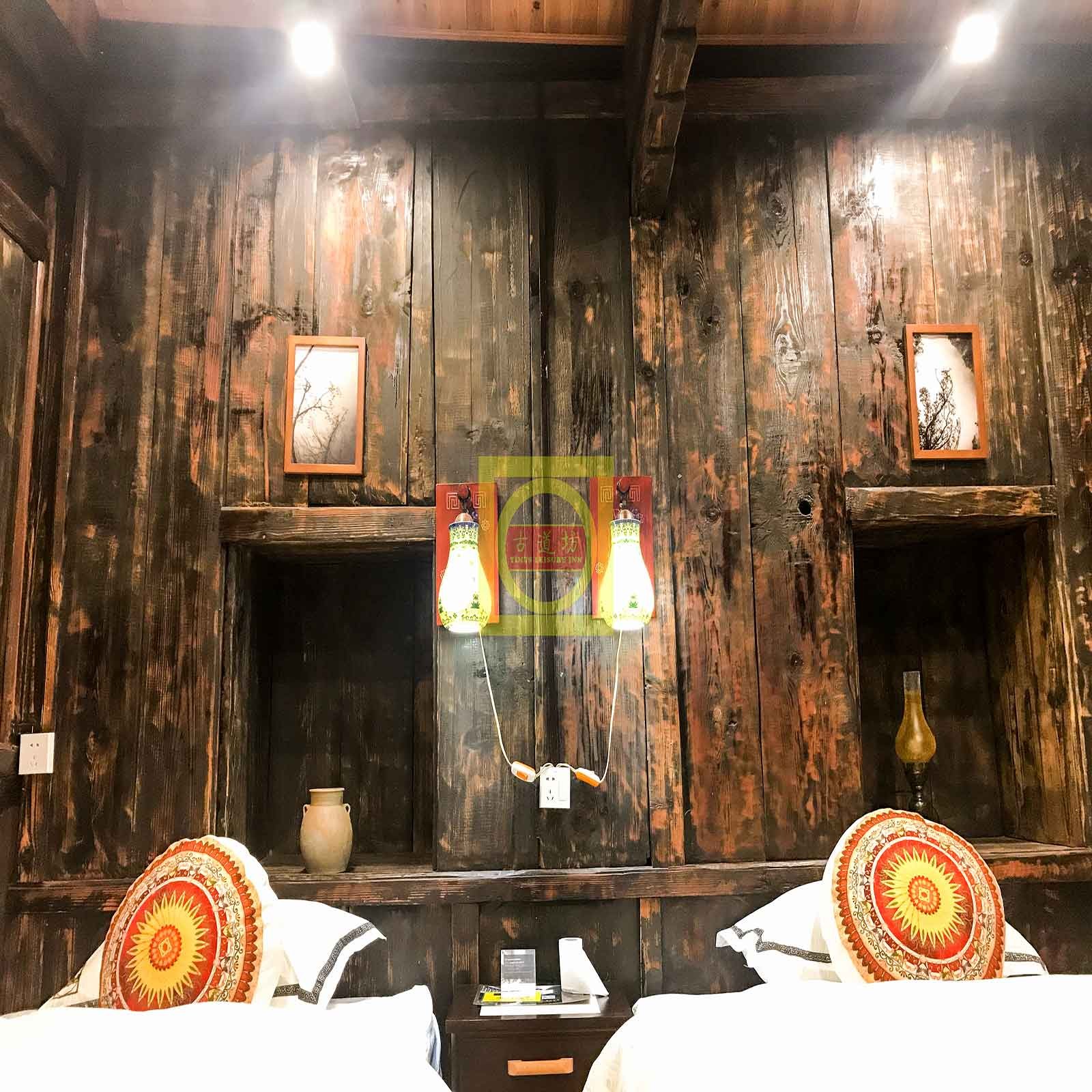 阳光双床房